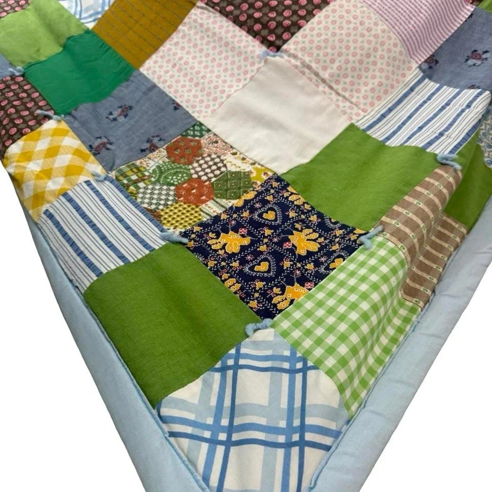 🌼 Vintage Handmade Patchwork Comforter / Quilt – 68" x 78" – Cottagecore - Picture 3 of 7